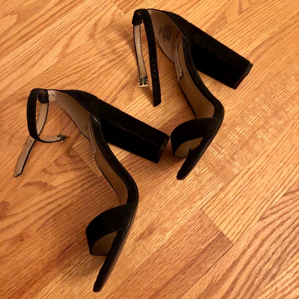 SOLD - Black Steve Madden Heels